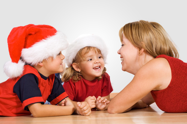 mom-talking-kids-christmas